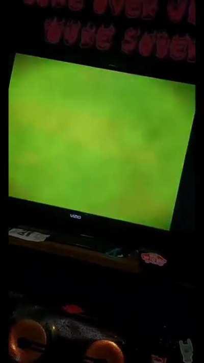 this used to be the visualizer for malibu uploaded on YouTube last night they replaced it with a really lame palm tree visualizer why didn't they just use this visualizer? it was uploaded by another channel named after macs producer alias larry fisherman 