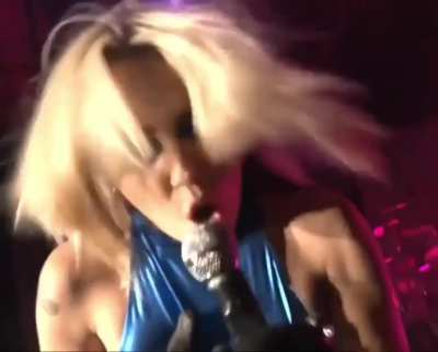 She can't resist feeling herself up