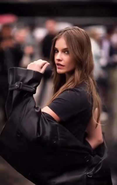 Outside Vetements SS26 fashion show in Paris, France | IG | October 03, 2025