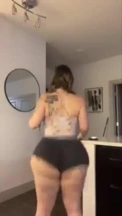 Oh my fucking gosh her shit Fat asf🍑‼️y’all want her content ?