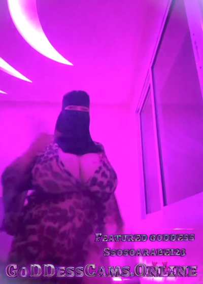 Our GoDDess 🌟 sosoarabe123🌟 is another one of our Top Performers for the start of the year. Gentlemen don't miss her next show. Grab your tokens and get your invitation to her Special Ticket 🎟️ Show. On Friday. 🎁