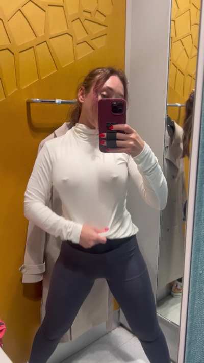 Casual enough for every day, bold enough to keep all eyes on me 🤤💦