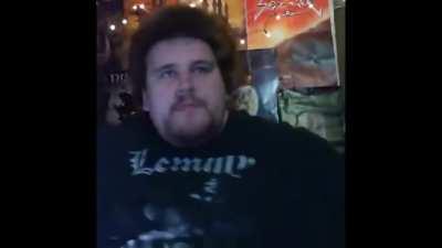 Rainer kann ohne Hände aufstehen. (Das Sofer isd nur immer so scheise dief)