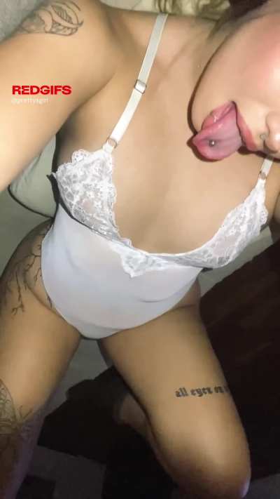 i never show my face on reddit before, but im tired of hiding, so enjoy this reveal