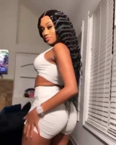 Is tha hair flip for me 😍😂