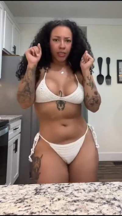 Lunarliv Dancing in bikini