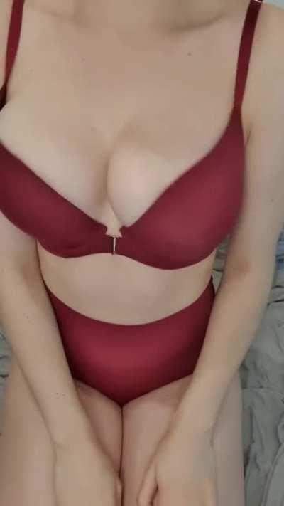 I can clap with no hands ;P [f]