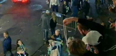 nice long flash for beads at mardi gras 2022 on earthcam