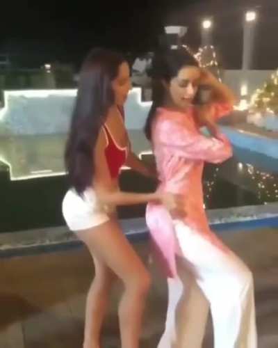 Nora Teching Shraddha Shake