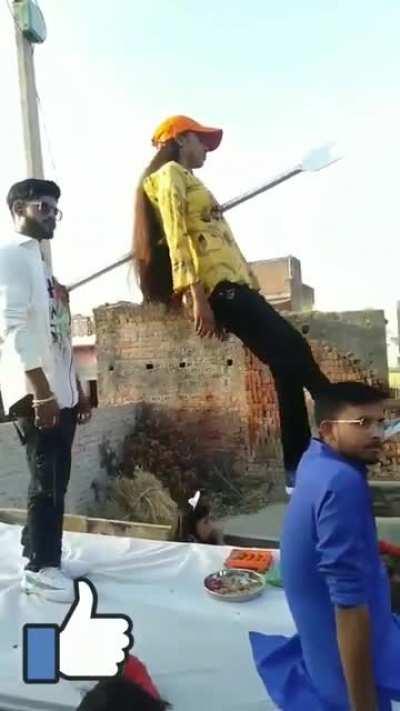 don’t see a possible metal seat contraption. What is it.