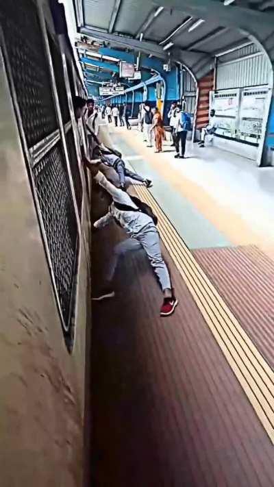 Regular scenes in Mumbai Local train. Tiktokers risking life for Instagram reels