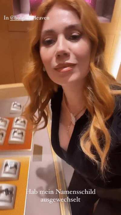 Ausschnitt statt Namensschild 