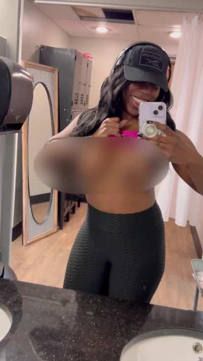 [F] The gym always has the best lighting