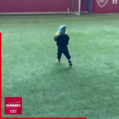 Oleksandr Zinchenko & his daughter playing football at London Colney