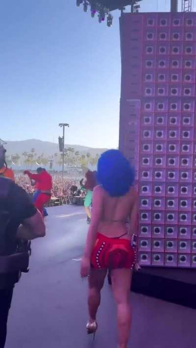 SAWEETIE Swinging Ass