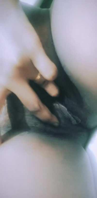 Should I go hard or slow with the squeezing 🤭