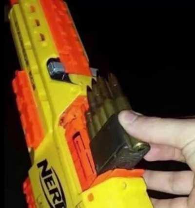 Música?(acho que já colocaram esse vídeo aqui mas perdi)