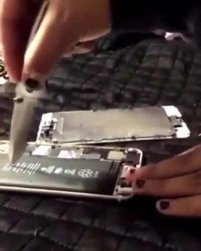 cutting open iPhone battery is very stupid