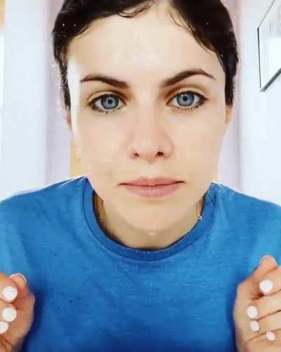 Alexandra Daddario loves to showoff how good she can drain a man on her face