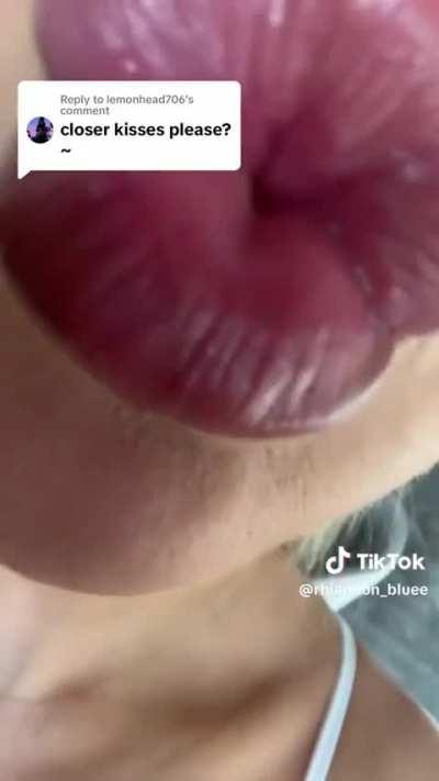Rhiannon's kisses are simply satisfying and horny af!