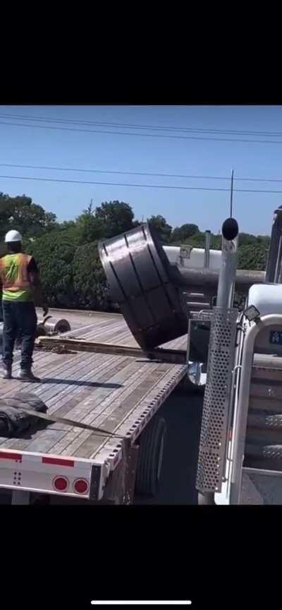 The voice over had me laughing 😂