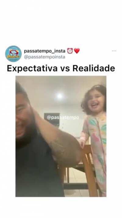 É ela