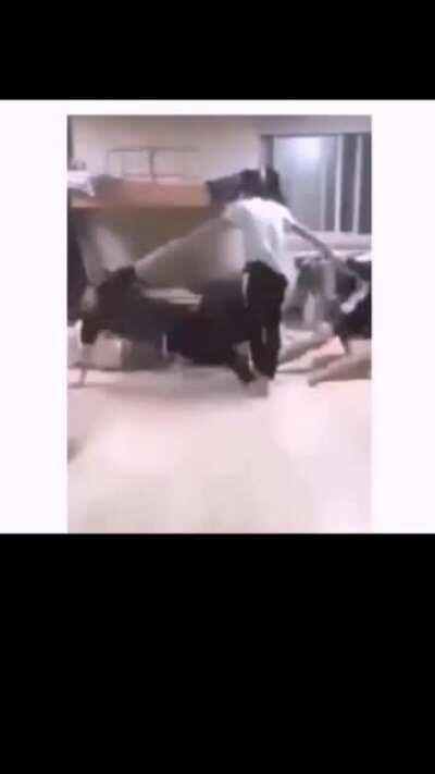 Bu aktiviteyi porçay, hugola, kaanflix, mentor, emre ve mert hep birlikte yapıp videoya çekseler müq olur :D