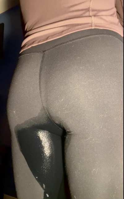 Wetting my yoga pants is the best feeling ☺️
