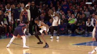 [Highlight] Jaden McDaniels hits a big shot to tie the game late in the 4th and plays clutch defense on Julius Randle