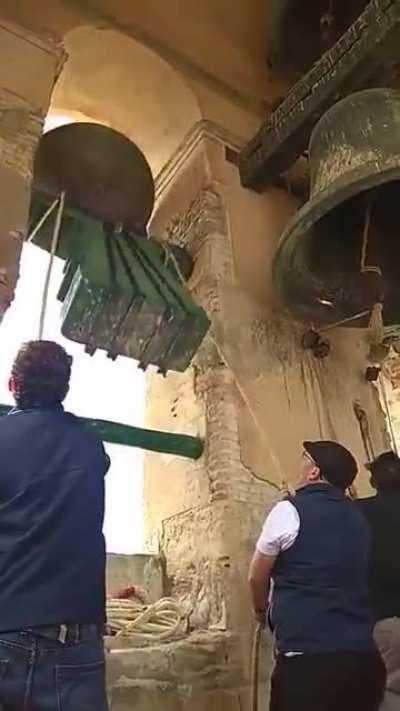 A chama desvanece mais uma vez, eis o toque secreto para chamar o lorde: