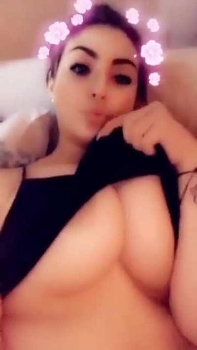 Make sure to join the gc in the comments!! Finna get lit soon ✊🏽💦