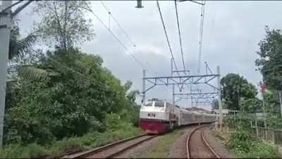 ah yes, the new stealthy, totally quite lethal trains. 