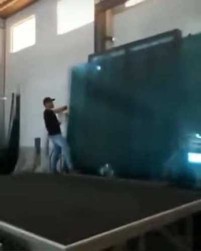 Anyone can explain this to me..