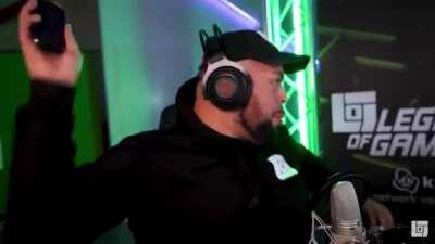 Hoe jongens met elkaar gamen VS hoe meiden het doen