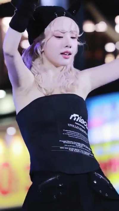 VIVIZ - Eunha 🥵🍑