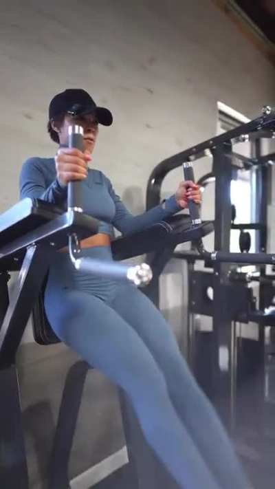 Sadia Getting Serayah Ready