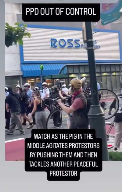 Philadelphia POLICE gets physical/VIOLENT with Peaceful Protestors