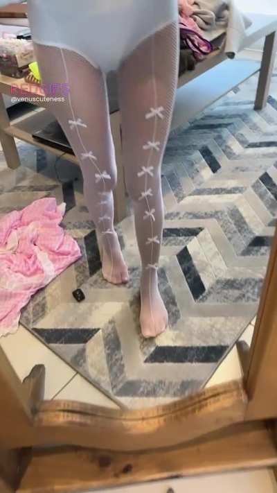 Slow Reveal of a Slutty Girl :>