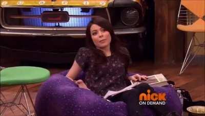 iCarly with no laugh track