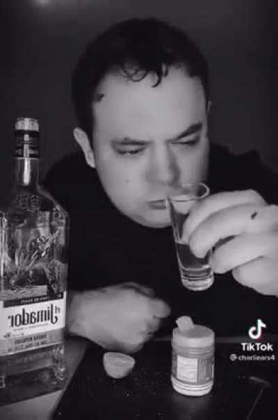 Tío, en serio, ya vámonos a dormir, son las 6 am...