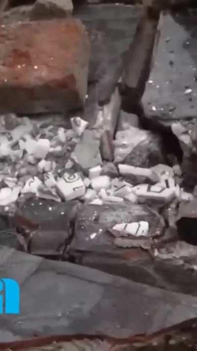 The Guatemalan government sent prison inmates to destroy the graves of the ones who were members of the Mala Salvatrucha gang