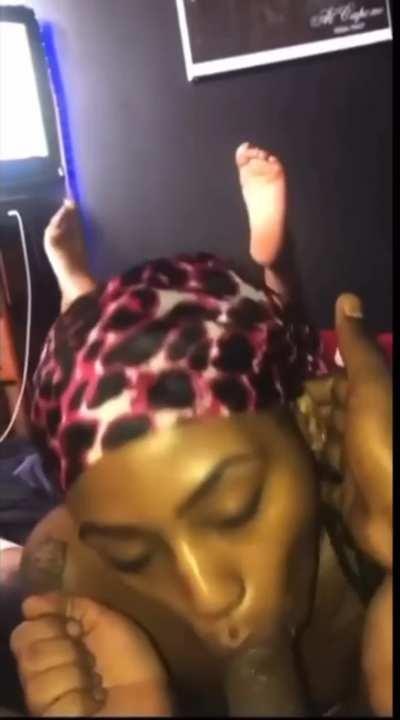 Slutty princess does it with no hands