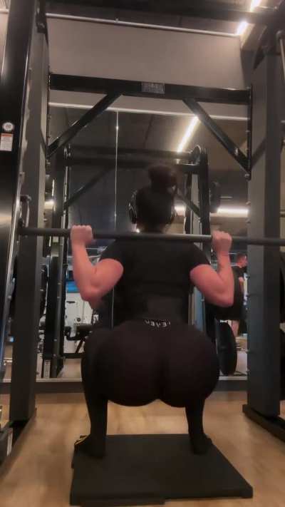 Gabriela Fatoric (@bulkingqueen)