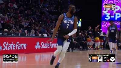 [Highlight] Jaylen Brown and Jayson Tatum go back and forth with each other at the end of the 3rd quarter with a Boston vs Boston battle!