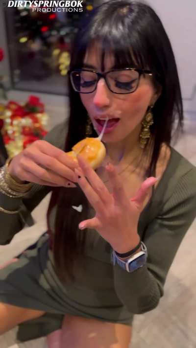 It tastes so fucking good - Aaliyah