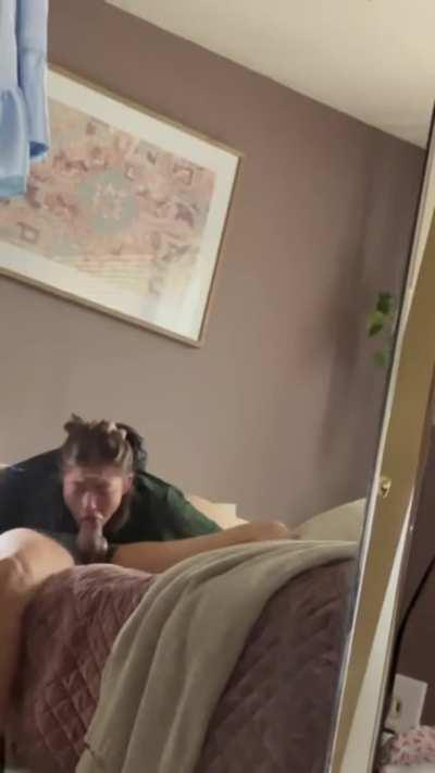 Heard noises coming from my sisters room and saw this