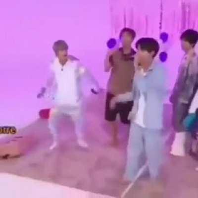 Tropa da mayumi 🥴