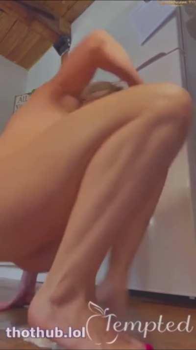 Eila shaking her ass 💦