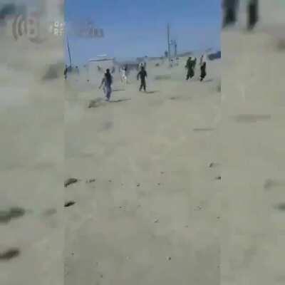 IRGC indiscriminately firing on protesters in Saravan