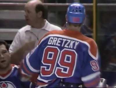 Gretzky with his 55th of the season, assisted by Coffey & Krushelnyski.